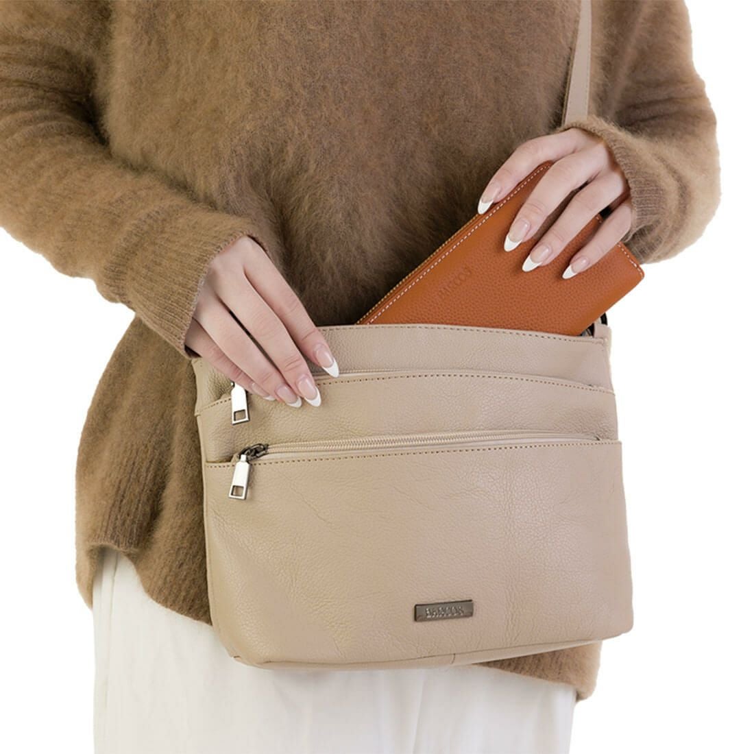 ダブルファスナーポケット付きショルダーバッグ