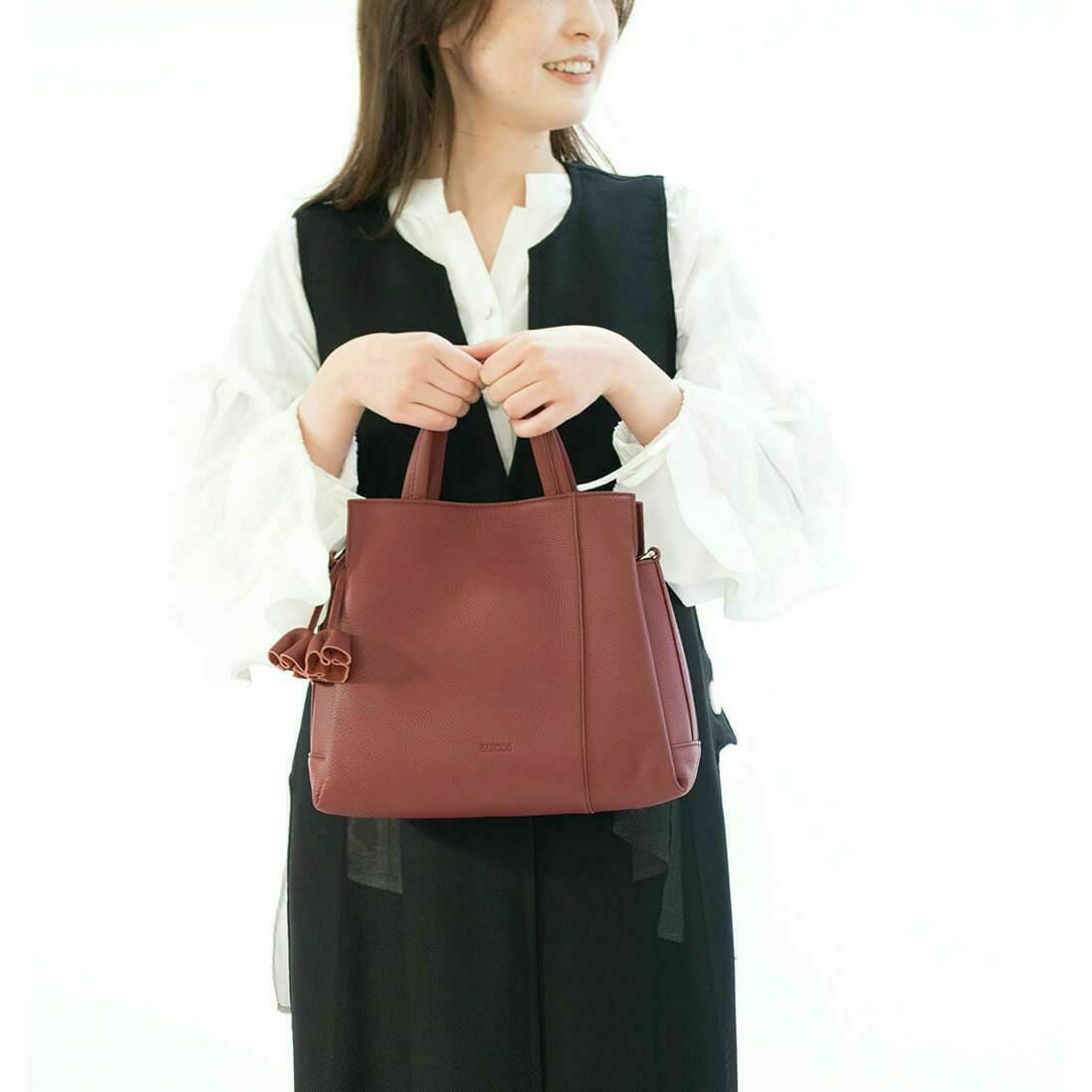 【アウトレット】チャーム付き2wayレザーハンドバッグ＜ルル＞