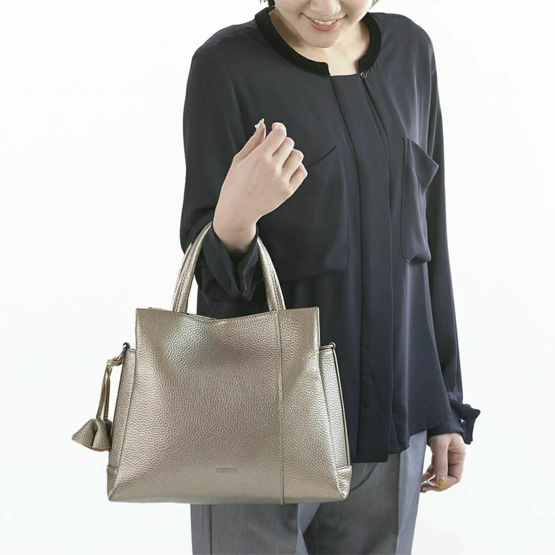 【アウトレット】チャーム付き2wayレザーハンドバッグ＜ルル＞