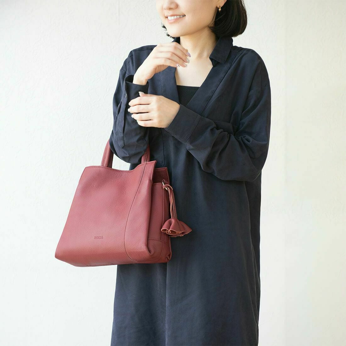 【アウトレット】チャーム付き2wayレザーハンドバッグ＜ルル＞