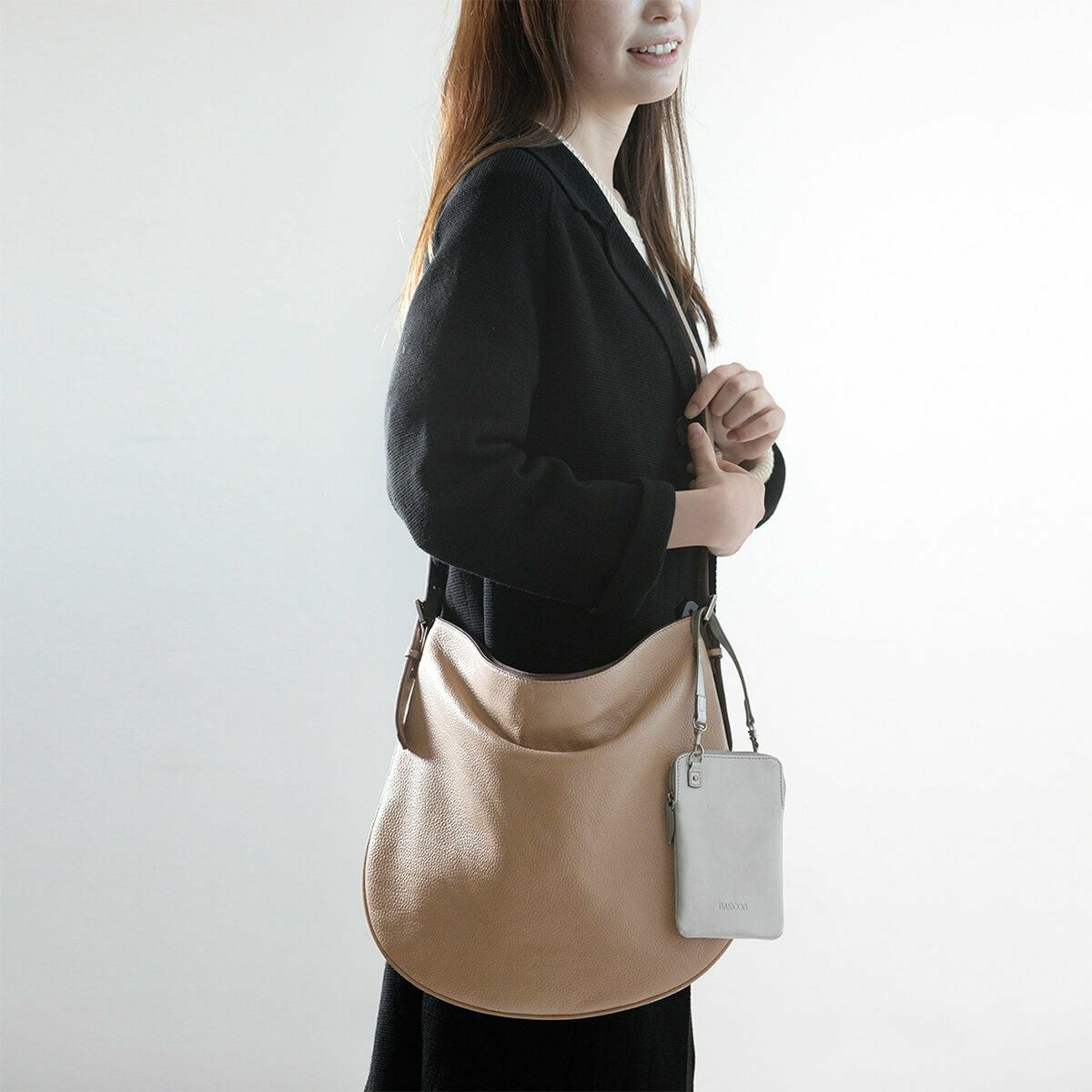 【アウトレット】レザーショルダーバッグ＜シュリンクレザーリコ＞＆スマホポーチセット