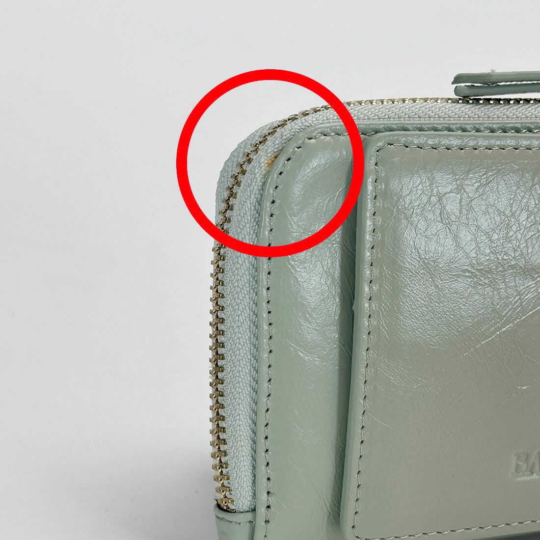 【アウトレット】しわパテントレザー2つ折り財布