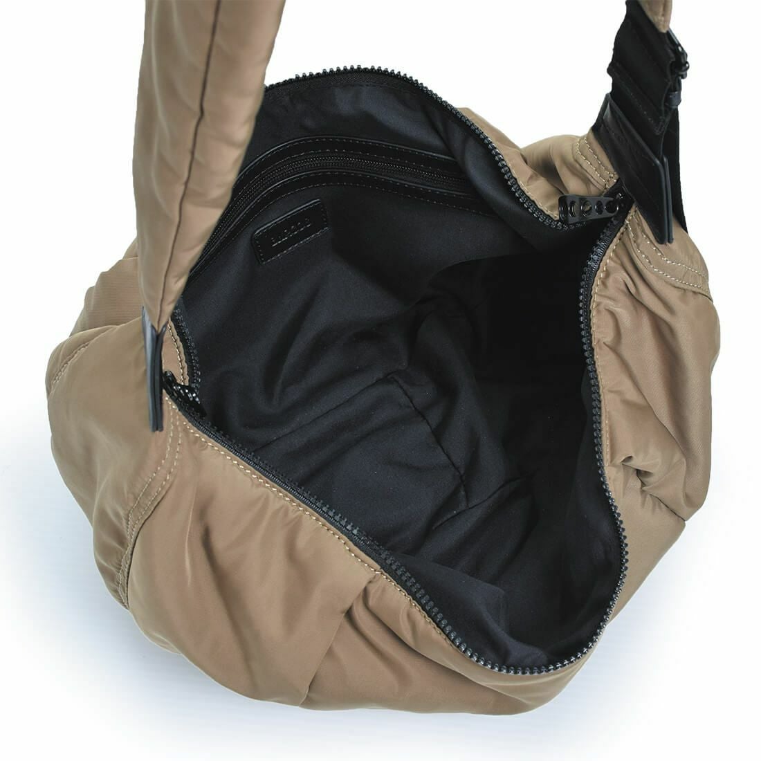 【アウトレット】半月型ポリエステルボディバッグ