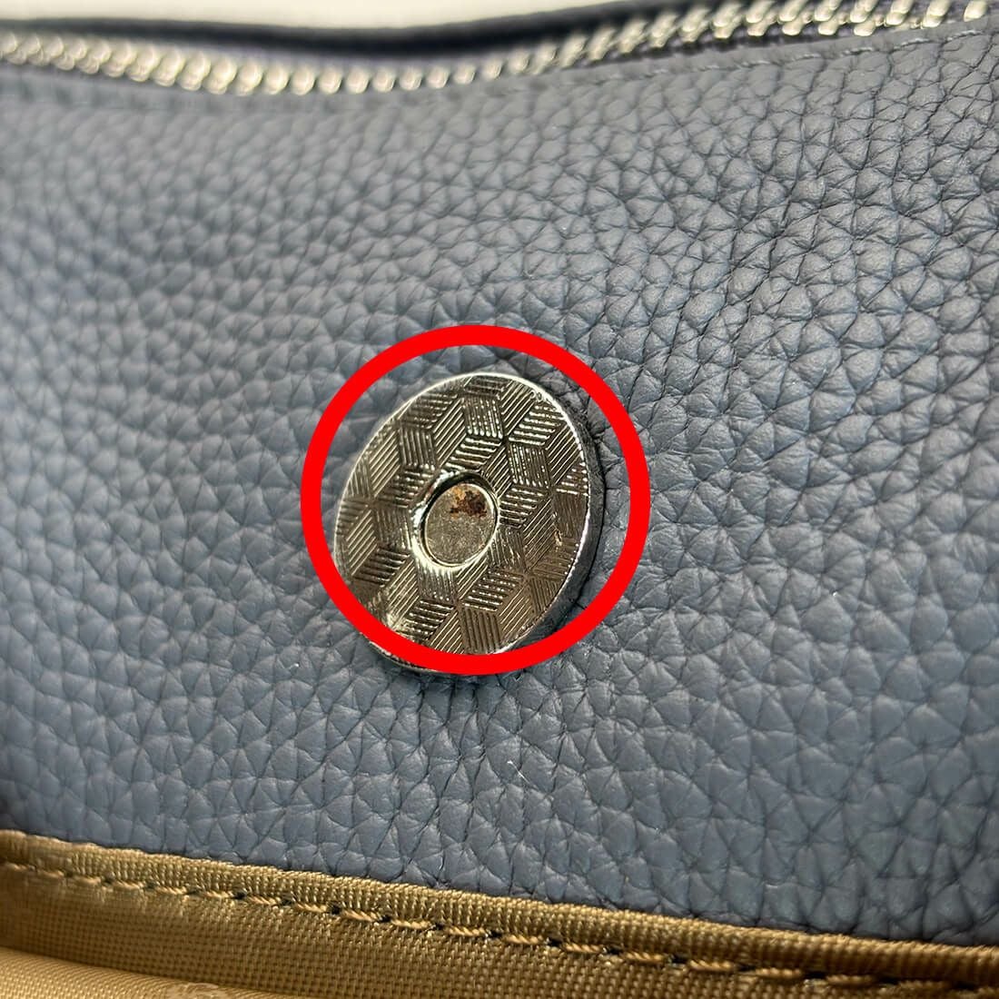 【アウトレット】スクエア型シュリンクレザーショルダーバッグ