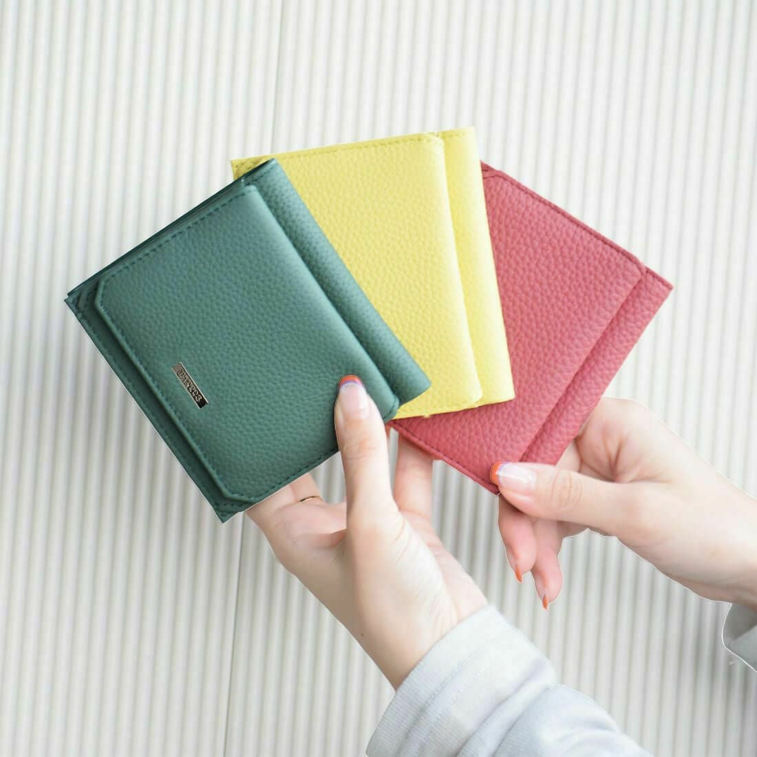 シュリンクレザーシンプルデザインミニウォレット