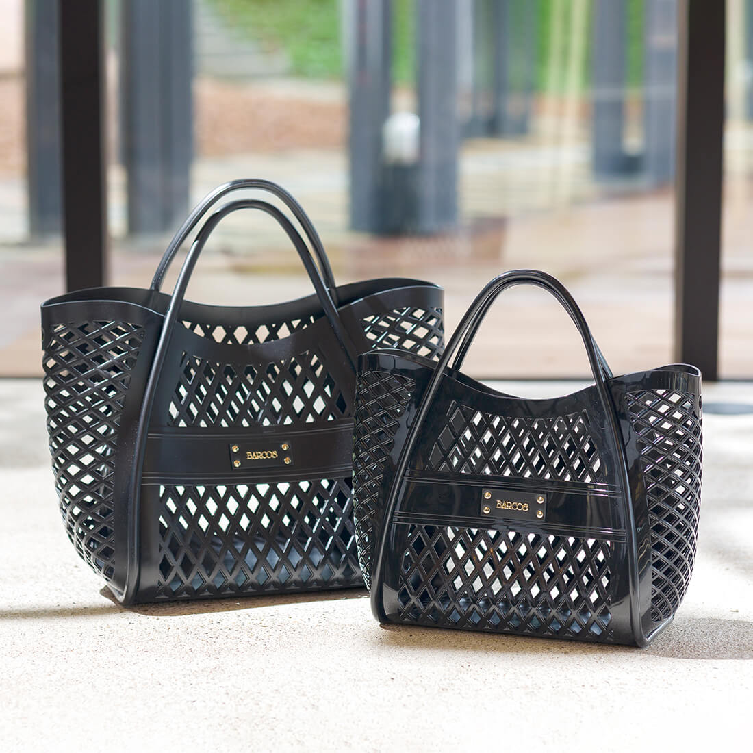 カットワークハンドバッグ