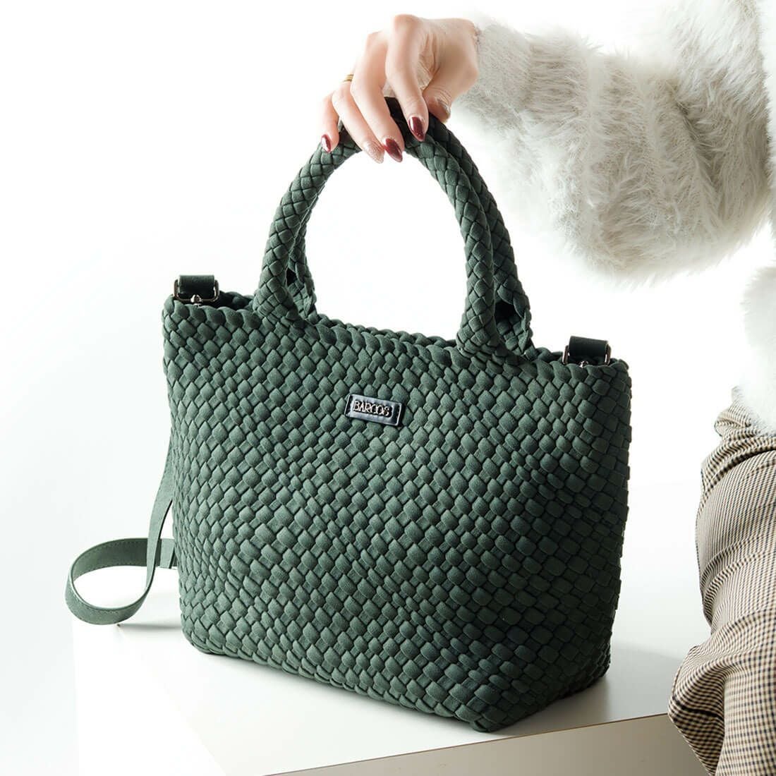 ポーチ付きスエード調メッシュトートバッグ