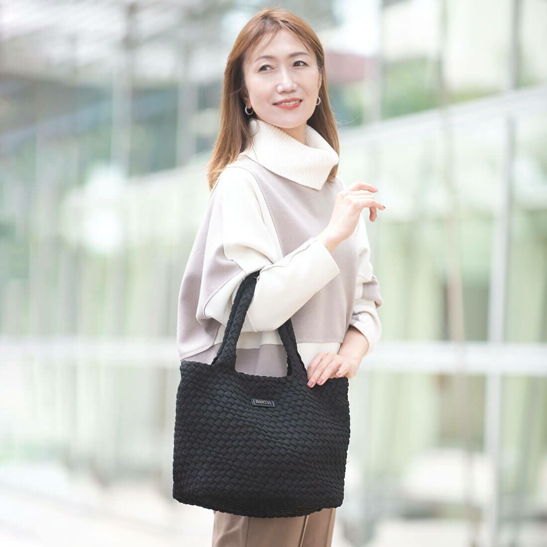 ポーチ付きスエード調メッシュトートバッグ