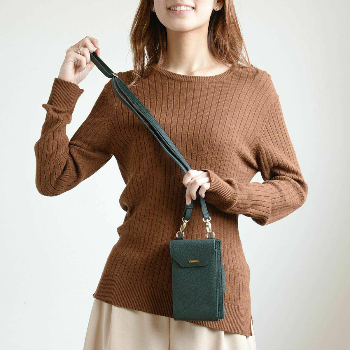 【アウトレット】シュリンクレザースマホポシェット＜マーシ＞