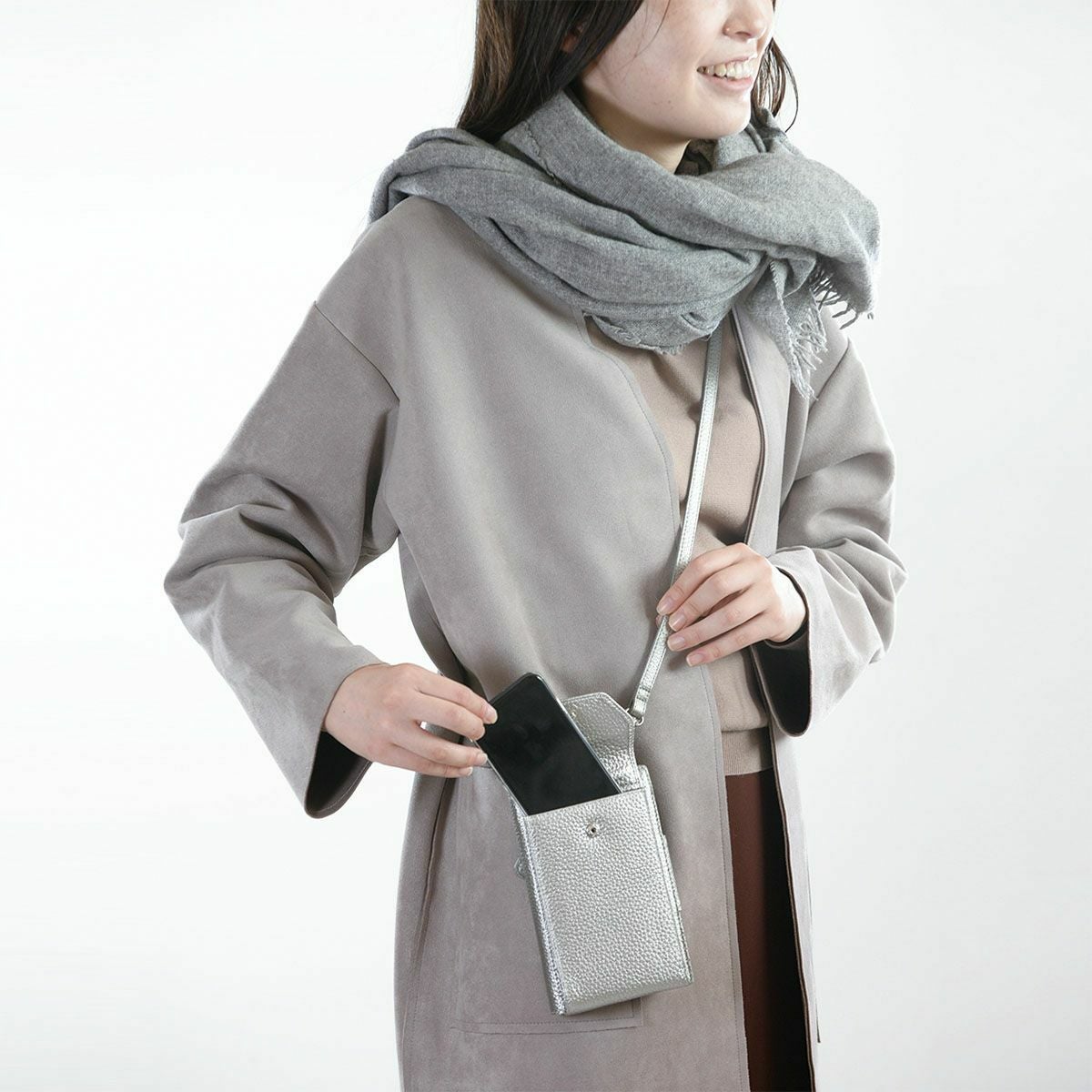 【アウトレット】シュリンクレザースマホポシェット＜マーシ＞