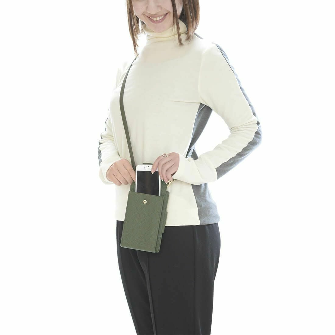 【アウトレット】シュリンクレザースマホポシェット＜マーシ＞