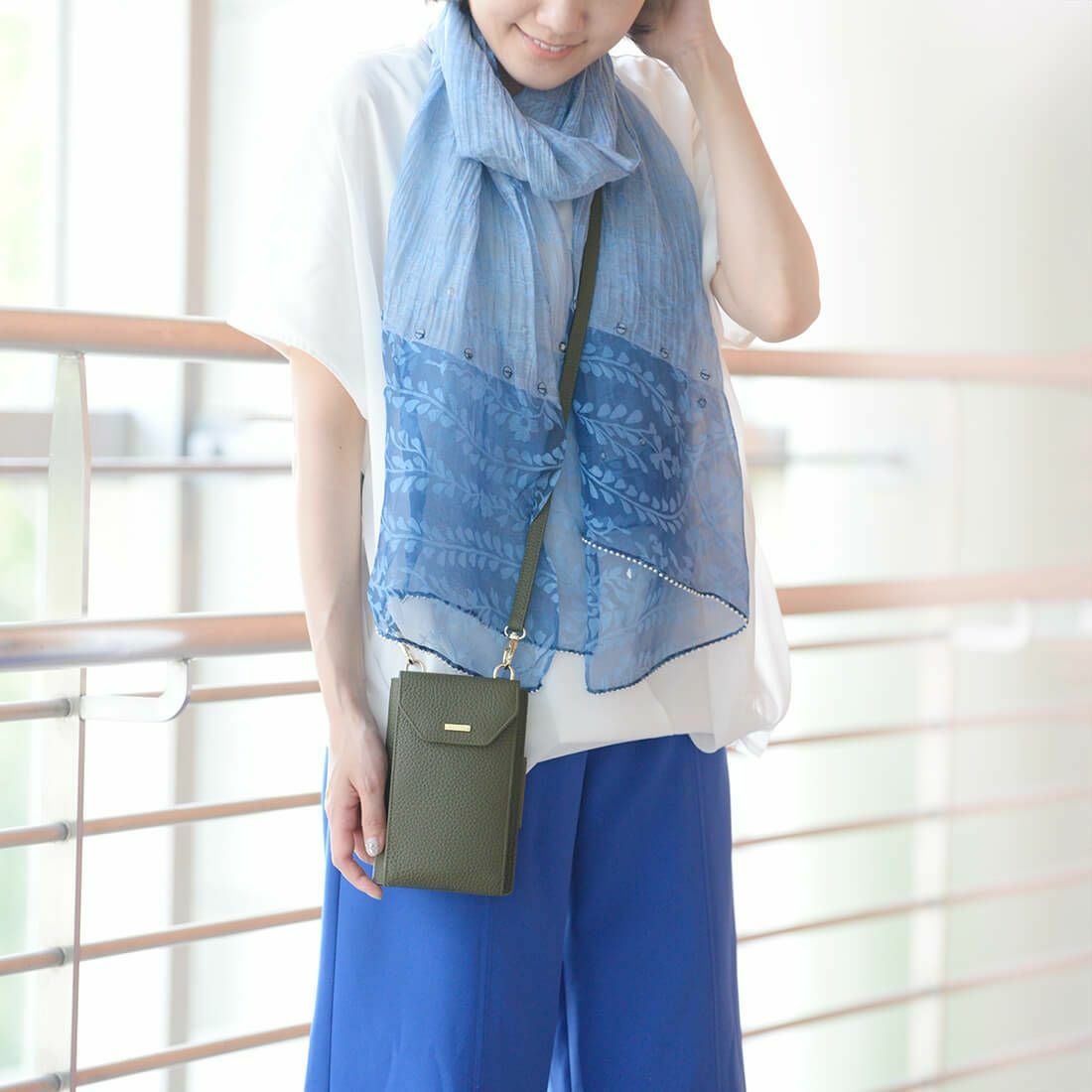 【アウトレット】シュリンクレザースマホポシェット＜マーシ＞【アウトレット】シュリンクレザースマホポシェット＜マーシ＞