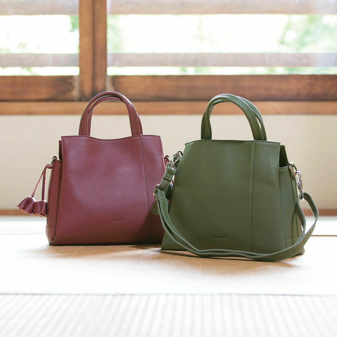 【アウトレット】チャーム付き2wayレザーハンドバッグ＜ルル＞