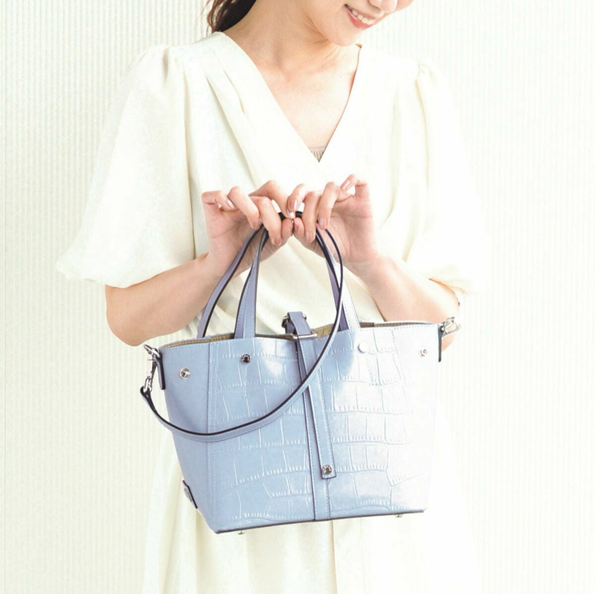 【アウトレット】クロコダイル型押シャイニングレザーハンドバッグ