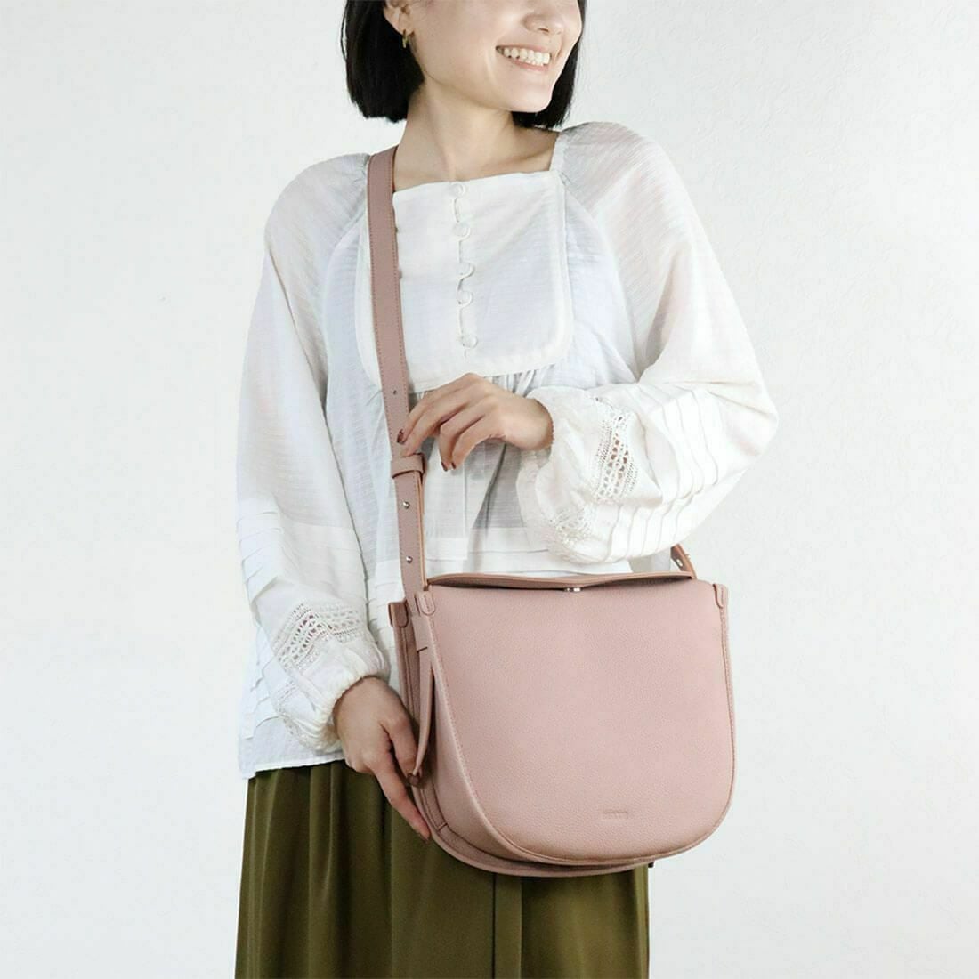 【アウトレット】牛革ラウンドショルダーバッグ