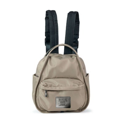 三角フォルム軽量リュック