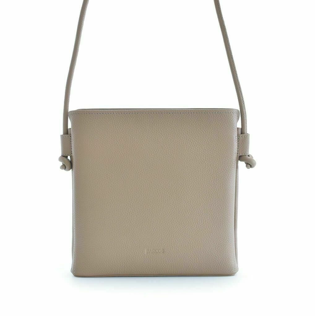 【アウトレット】シュリンクレザーノットモチーフポシェット