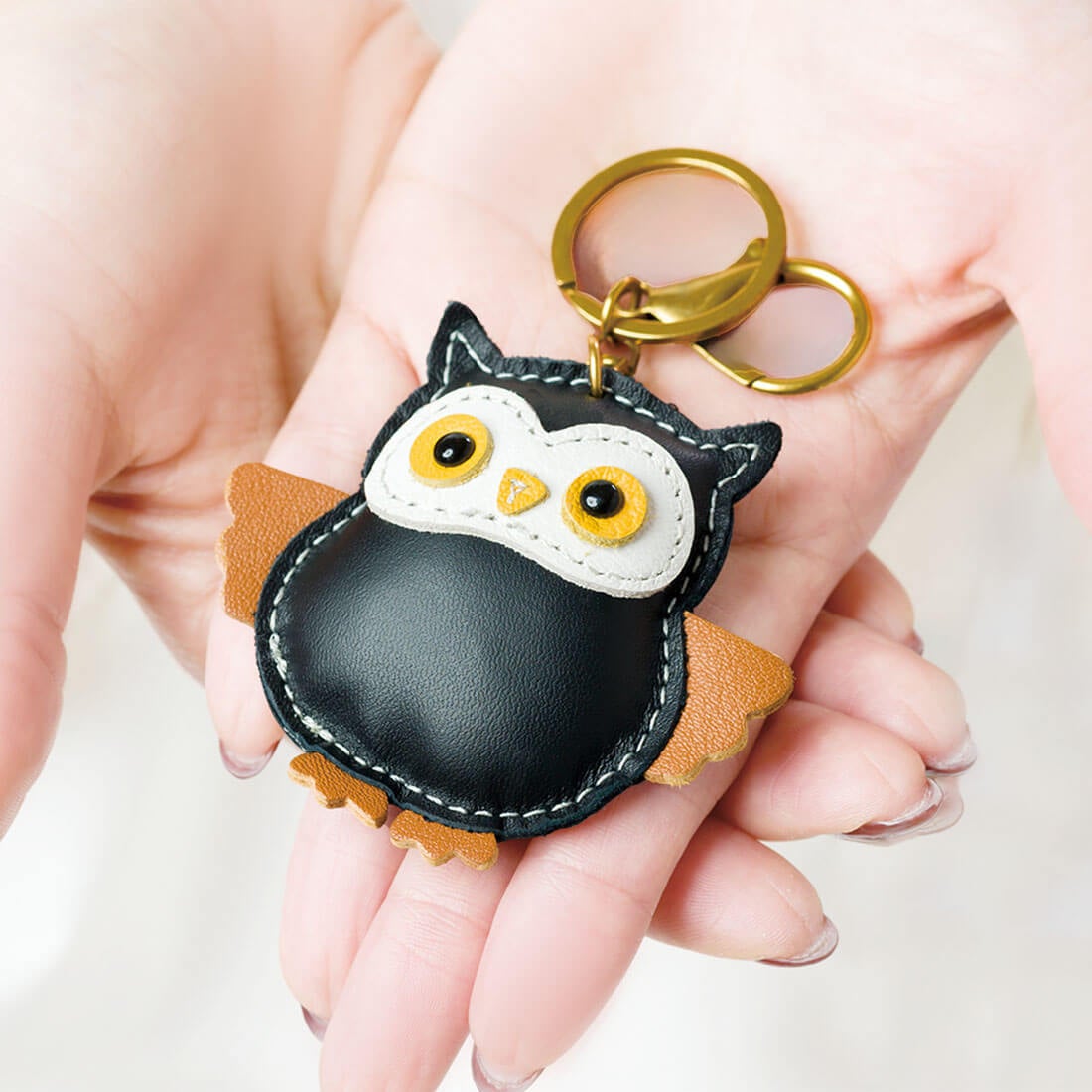 フクロウモチーフレザーキーホルダー | バルコス公式オンラインショップ