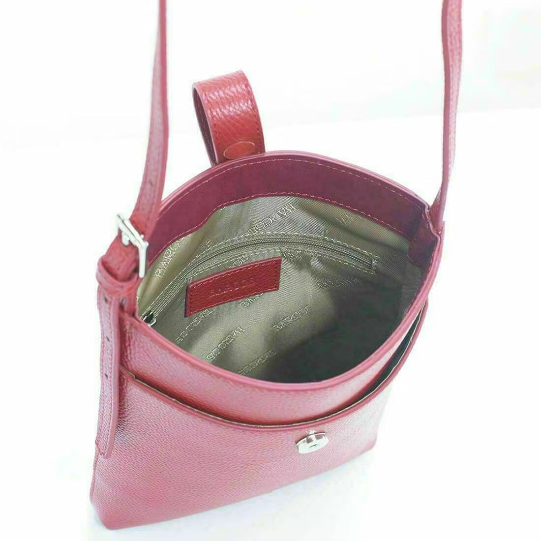 【アウトレット】フロントポケット付きレザーポシェット